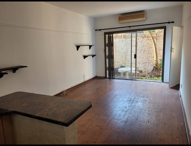 1.5 BEDROOM FLAT TO LET IN MORNINGSIDE